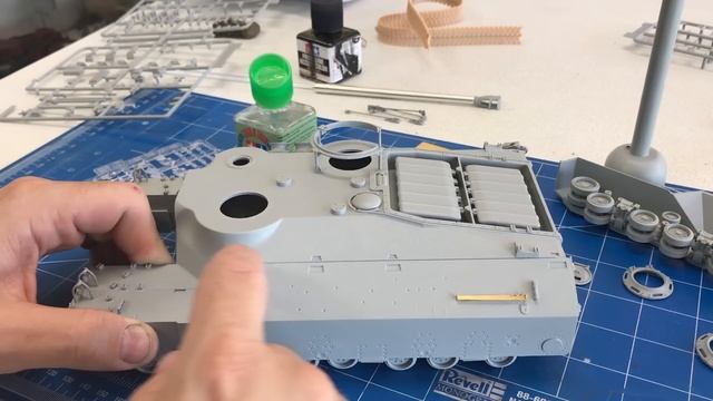 Building the Dragon 1/35 T95 super heavy tank