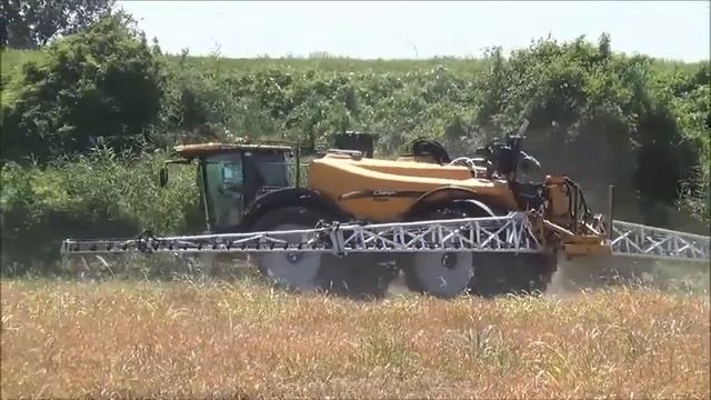 Challenger Rogator 655D
