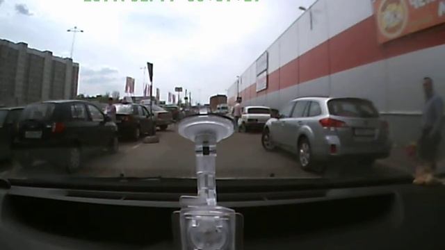 Случай у магазина Реал