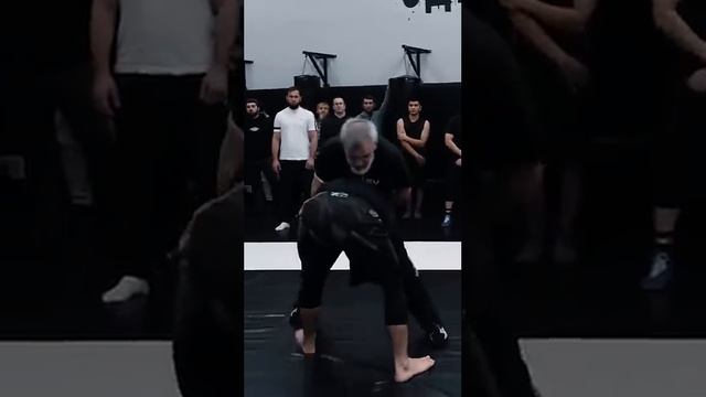 Бувайсар Сайтиев про проход в ноги и неправильную защиту от него 🤼♂️