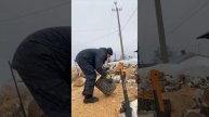 Колка березовых дров в Сибирской деревне