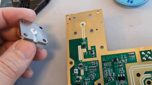 Siglent Spectrum Analyzer SSA3021X dead RF front end repair part 2
