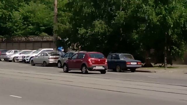 Уборка тротуаров на Тагилстрое