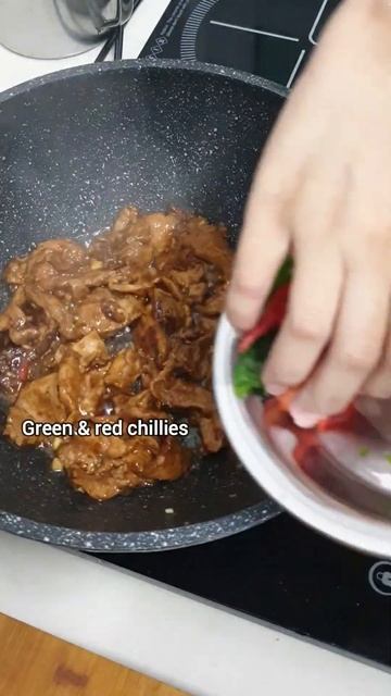 Stirfry Meat with Chillies