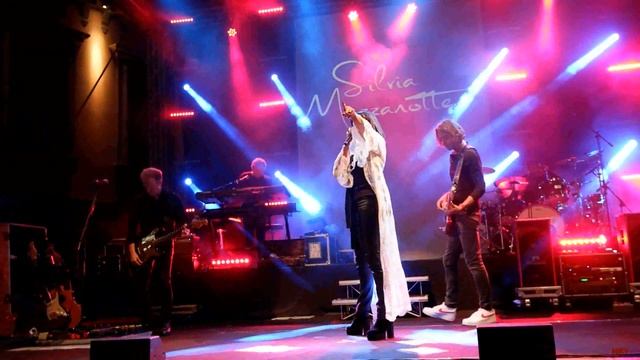 SILVIA MEZZANOTTE-UNA RAGIONE DI PIU'- LIVE ( HQ ) Andretta - 5 settembre 2019