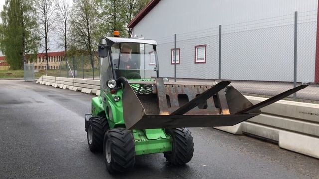 Köp Kompaktlastare Avant 635 på Klaravik.se