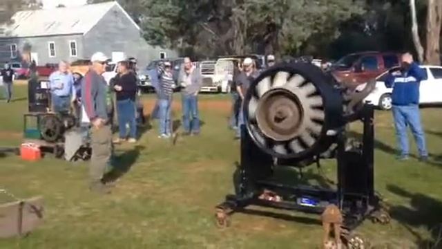 Four stroke radial engine run