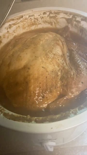Cooked A Whole Turkey In The Crockpot 🔥 #Juicy #Turkey #Easter #easy #homemade #foodprep #cheap