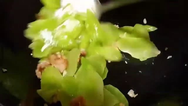 STIR-FRY CELTUCE / STEM LETTUCE, CARROT WITH SLICE PORK AND BLACK FUNGUS | Riza Mix Vlog
