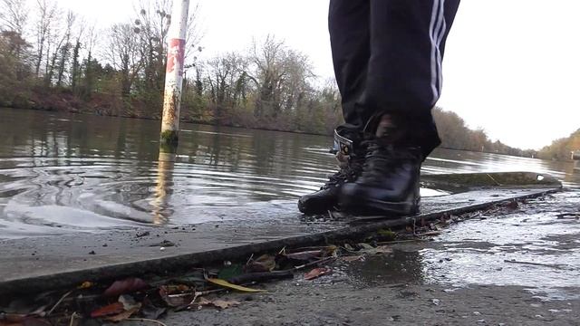 MEINDL dans la Seine en public