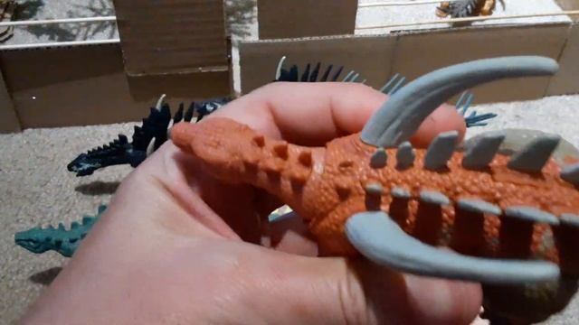 Jurassic World Strike Attack Gigantspinosaurus!