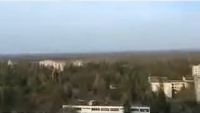 вид на припять с крышы здания
