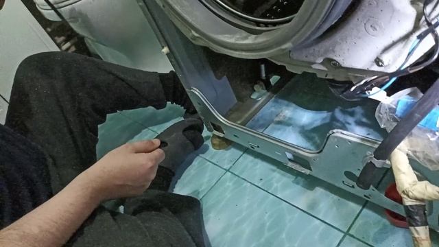 Замена двух насосов в стиральной машине LG