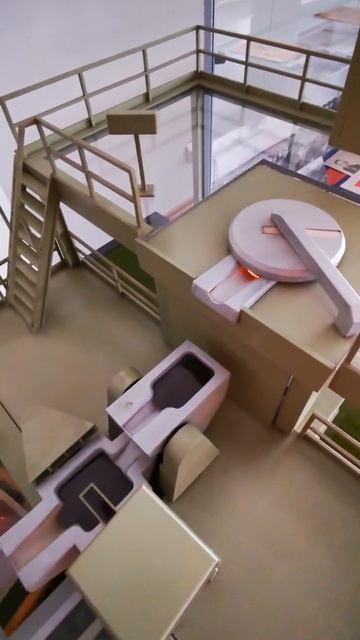 Установка карусельного типа для изготовления модификаторов — макет в Музее литейного завода #Shorts