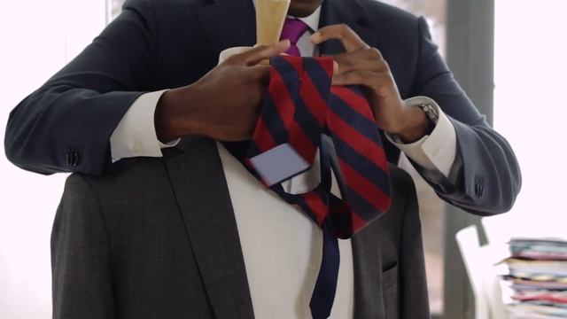How to Tie a Tie in a Triangle Shape : Neckties & Bow Ties