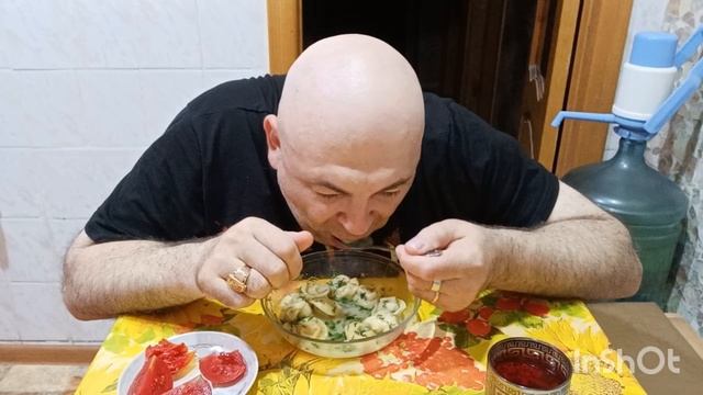 Мукбанг. Пельмени с юшкой, солёный помидор и вишневый сок. Кем же была девушка из песни "Катюша" ?