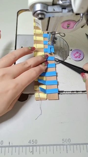 Эффектный декор для платья и блузки преобразит ваш гардероб