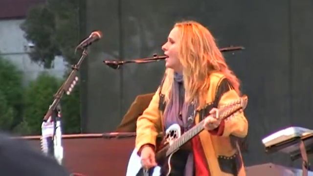 Melissa Etheridge - (Live-May 22, 2010)