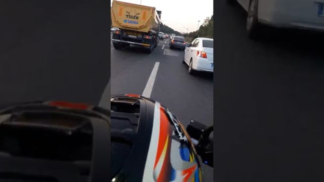 Trafikte hızlı makas seviyoruz kardeşim :)