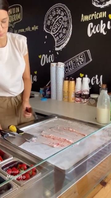 Жареное ролл мороженое .Ice cream rolls#shorts