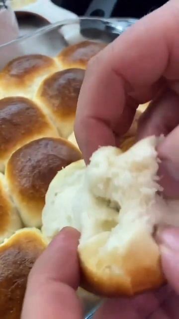 Пампушки к борщу лучший рецепт .Хотите полный видел рецепт пишите в комментариях 😭