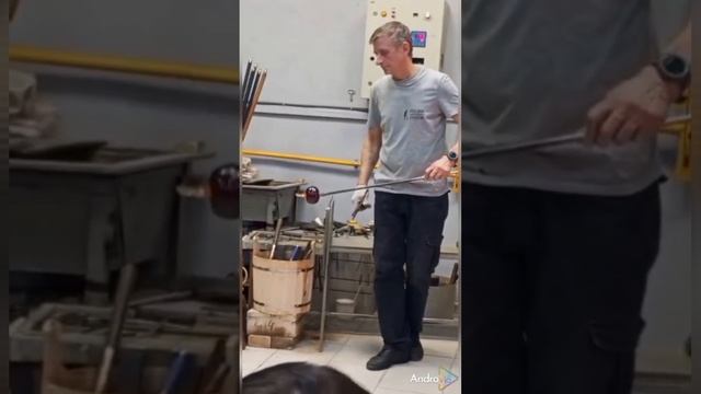 Работа стеклодува😳