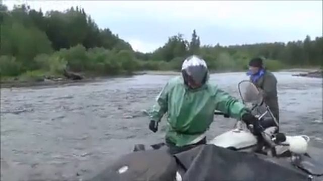 На мотоцикле через реку