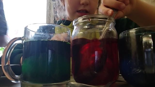 первое украшение яиц