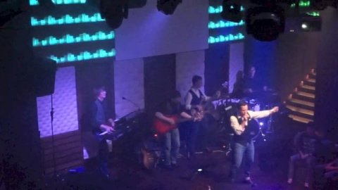 Glow (live performance)