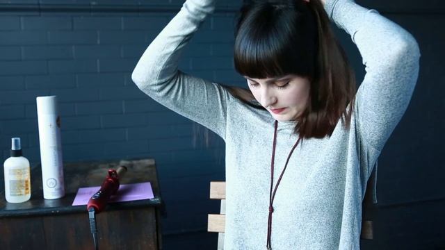 How To Curl Your Hair Without A Mirror!