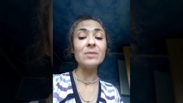 Дачный сезон.Жареные кабачки с помидорами.Выкладываем помидоры на тарелку и завершаем наше блюдо.