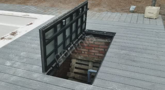 Люк под террасную доску ДПК, декинг, лиственница на стальном каркасе на скрытых петлях с газлифтами