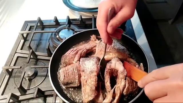 Как поджарить карасей  чтоб не ощущались косточки!