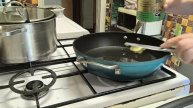 КУРИНАЯ ГРУДКА С ЖАРЕНОЙ КАРТОШКОЙ