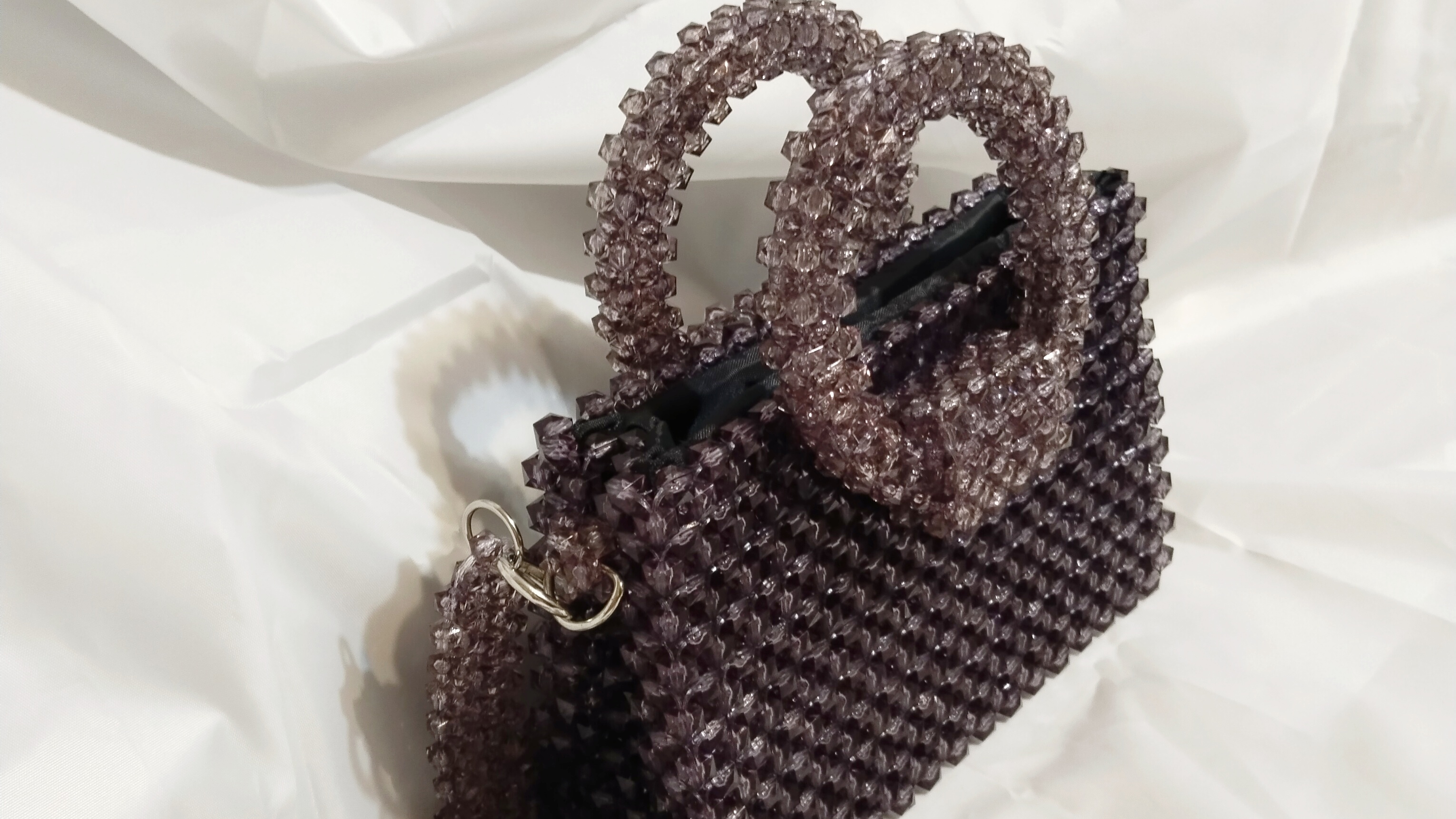 Сумочка из квадратных бусин с подкладом на замке 👛