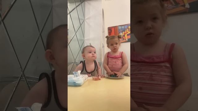 Милаша и ПАПАША делаем прическу