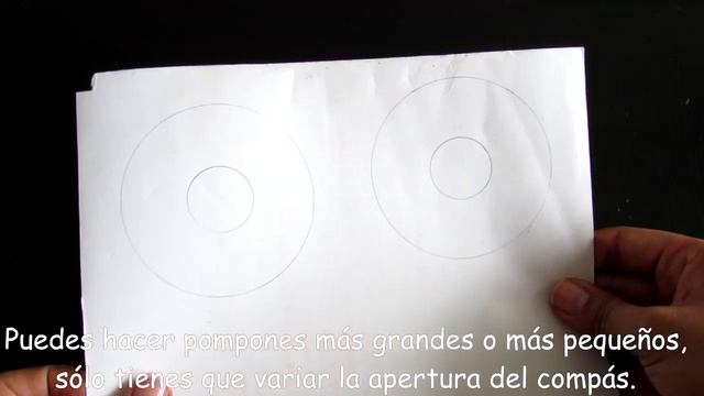 POMPÓN de LANA en 1 MINUTO 😱 FÁCIL y RÁPIDO | Latin DIY
