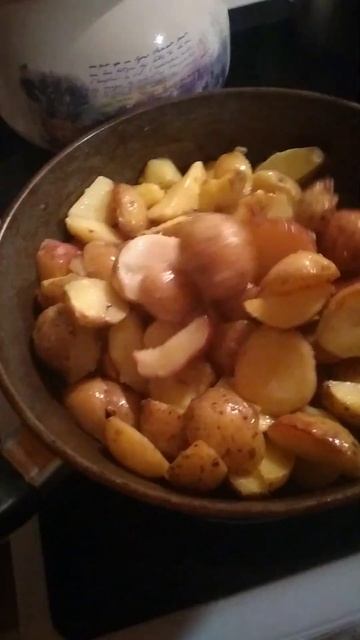 По домашнему Вкусно.#лайфхак как приготовить Вкусно картошечку! #вкусно #vidéo #shortvideo #vlog