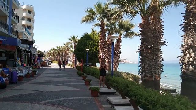 Женский пляж в Кушадасах .