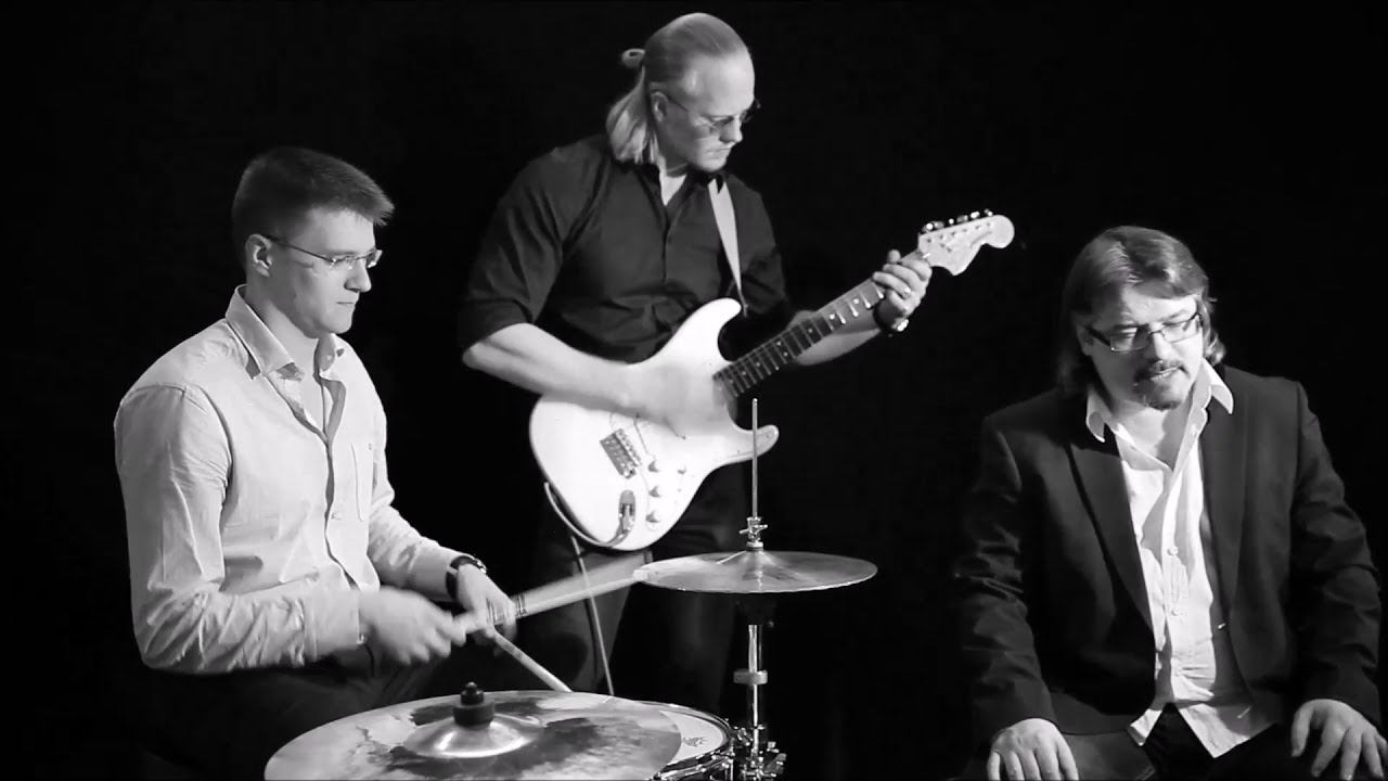 Они сливаются с серым