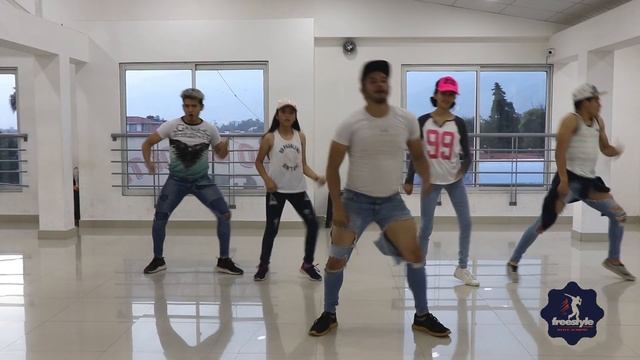 Muévelo-Daddy Yankee / Freestyle // Zumba Coreography /// Hermanos Guachalla / Niñ@s
