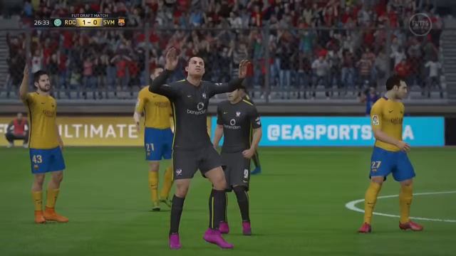 EA SPORTS™ FIFA 16 My first free kick on fifa 16
