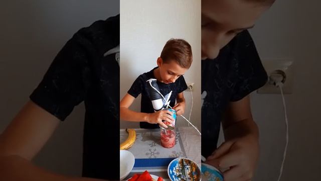 Делаем полезное мороженое в домашних условиях !