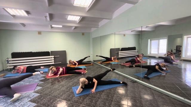 Тренировка 13.05.2024, партер, круги ногами и туловищем