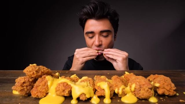 ASMR EATING EXTRA CHEESE SAUCE FRIED CHICKEN WINGS KFC 후라이드 치킨 먹방 | McBang ASMR