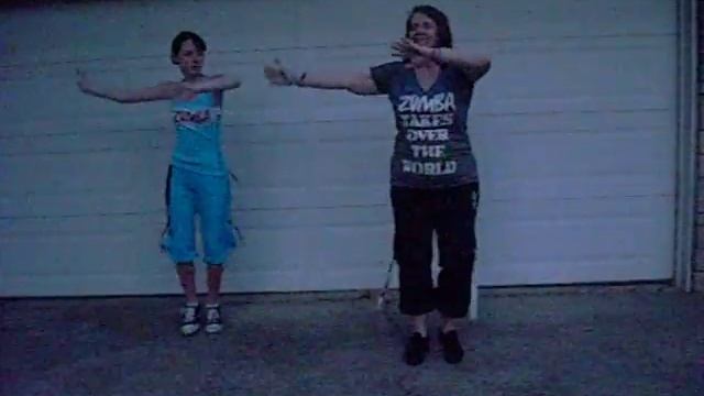 Zumba does Shakira's Waka Waka 1goal.avi