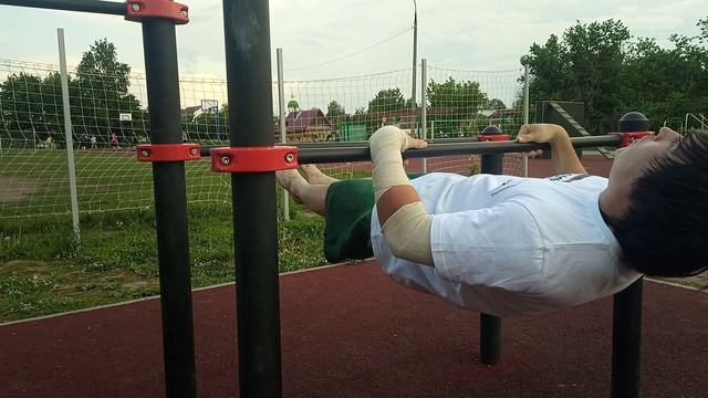Закрытый вис, горизонт под турником (передний вис) воркаут STREET WORKOUT