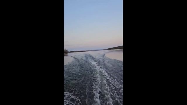 Крутой первый старт на казанке с мотором практически в черте города