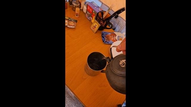 Речная романтика. Ночёвка в зимней палатке с печкой.mp4
