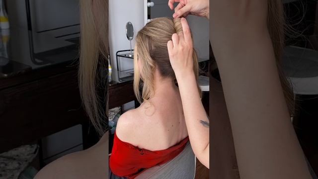Красивая прическа из 3х хвостов